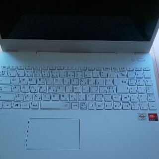 新品ノートパソコンの画像