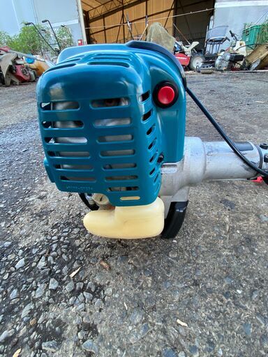 現物確認歓迎、 初期不良対応OK 整備済 刈刃新品　低振動 マキタ 4サイクル 24.5cc かけやすい楽らくスタート 草刈機 MEM427XT