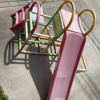 ジャングルジム、滑り台の画像