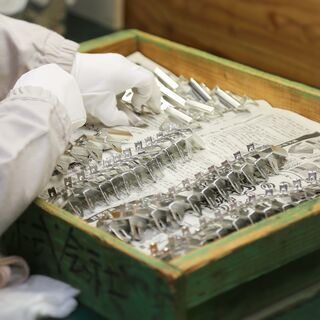 めっき処理作業 　めっきする品物を投入や検査等正社員様募集中の画像