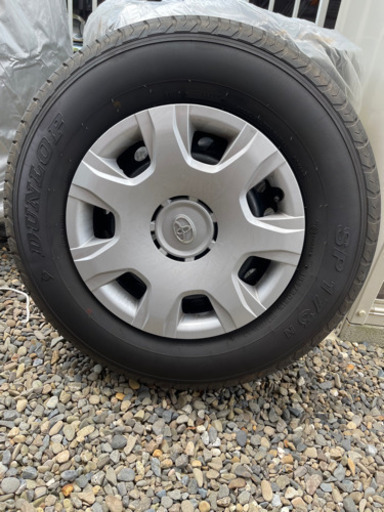 ハイエース5型純正のタイヤ.ホイール（交渉中）
