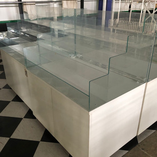 什器 ホワイト ガラス 木製 収納 店舗の画像