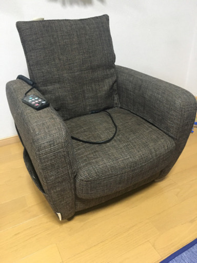 ルルド　AIR MOMI  マッサージソファー