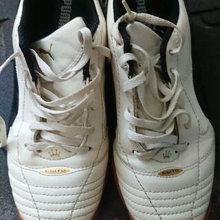 フットサル用PUMA子供用サッカーシューズ23cmの画像