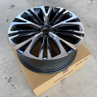 トヨタ ヤリスクロス純正18インチホイール