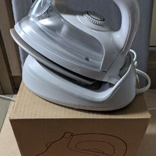 無印良品　アイロン台、アイロンの画像