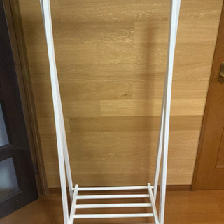 ハンガーラック 500円