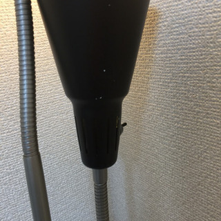 フロアスタンドライト 電球3つ付の画像