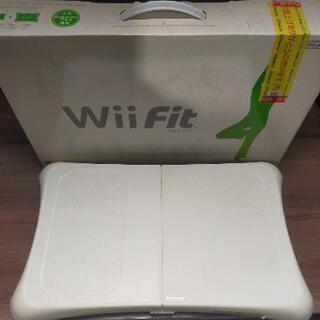 Wii本体+WiiFit+ソフト8本の画像