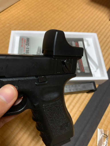 グロック18c 東京マルイ　サイト付き　フルオート　ガス　