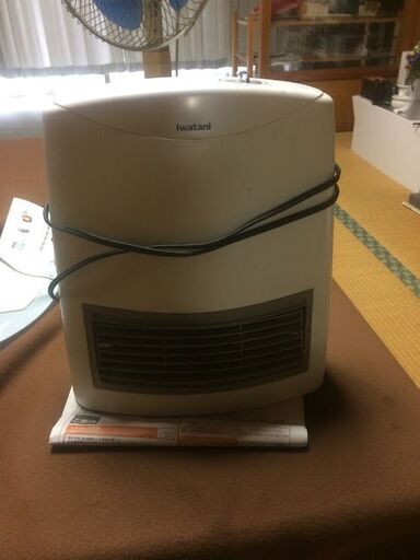 中古 イワタニ 無光触媒空気清浄 セラミックファンヒーター ICH-S1224CA