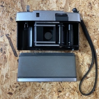 OLYMPUS PEN EE オリンパス　ハーフカメラ　フィルムカメラの画像