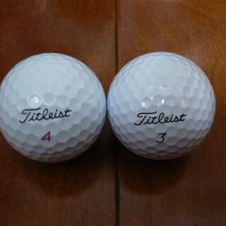 美品ゴルフボール　Titleistタイトリスト　ProV1とProV1X　各1球の画像