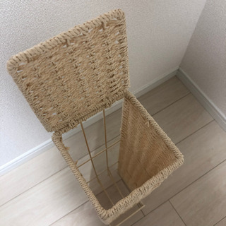 トイレットペーパー収納棚の画像