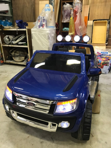 半額以下　美品　室内使用です。子供用乗用自動車です。