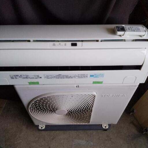 佐賀中古エアコン東芝2013年2.2KW166番税込