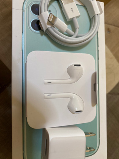 未使用の携帯充電器等3店