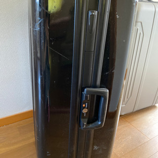 【タダで差し上げます】スーツケース　ハードケース(鍵なし)の画像