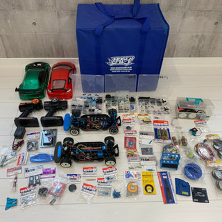 当時物3台セット/エンジンカー2台/ ラジコン1台/ ラクダバッテリー/シャーシ 当時物3台セット/エンジンカー2台/ ラジコン1台/ ラクダバッテリー