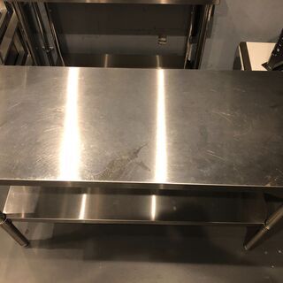業務用厨房機器 作業台(3台)、吊戸棚(2台)、シンク(1台)セット＋α