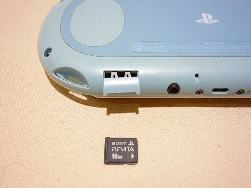 【苫小牧バナナ】◆動作品◆SONY/ソニー PSVITA PlayStation Vita Wi-Fi PCH-2000 ライトブルー/ホワイト メモリーカード 16GB付属 A♪
