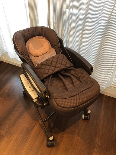 ベビーゲート付き！Aprica ユラリズム　オートDX