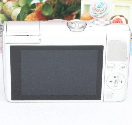 ❤️新品カメラバック&予備バッテリー付き❤️CANON EOS M100❤️②