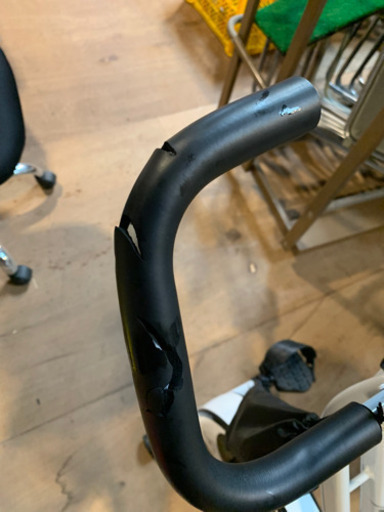 ☆中古品 InField フィットネスバイク 負荷調節18段階 エアロバイク☆
