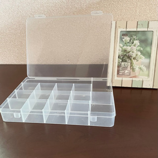 ①ビーズ入れとフォトフレームあげます