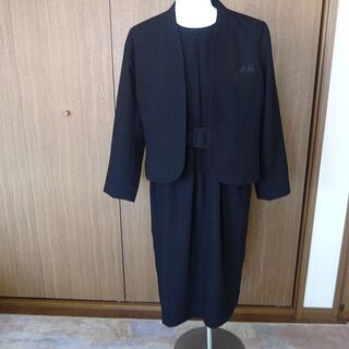 喪服、ワンピース、ジャッケトの画像