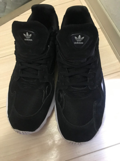 adidasオリジナル　ファルコン　値下げ
