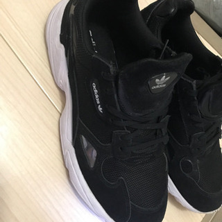 adidasオリジナル　ファルコン　値下げの画像