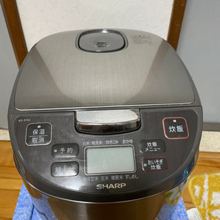 使用期間1年!!炊飯器と掃除機のセットの画像