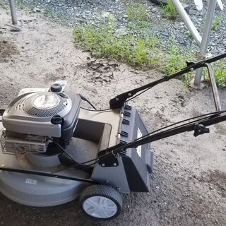 グリーンマスタープロ　自走式芝刈機　6馬力　【ハンズクラフト下関店】