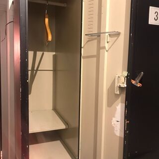 7/30までの引き取り限定　ロッカー　6人用(内1つ鍵紛失、1つ鍵部分破損)　業務用　店舗　鍵付きの画像