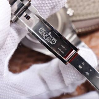 ROLEX/コスモグラフデイトナレインボーの画像