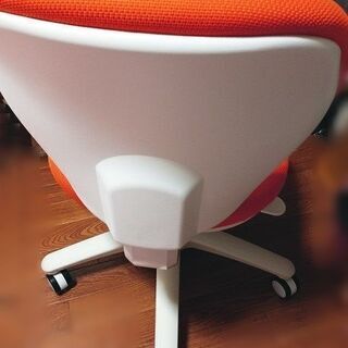 【美品】ニトリ ワークチェア（セルト）オレンジ色の画像