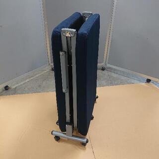 折りたたみ式　コンパクトベッド　ネイビーの画像