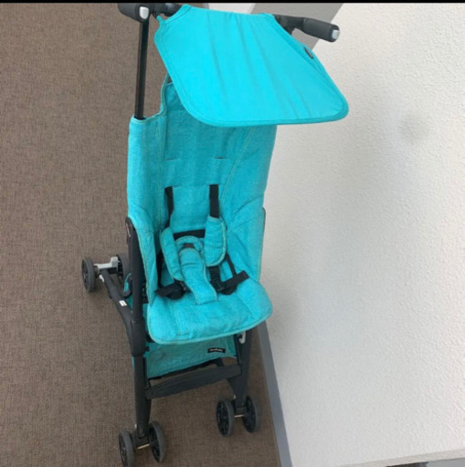 折りたためてコンパクト　POCKIT ポキットベビーカー