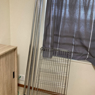 【お取引中】メタルラック　キャスター・ハンガーバー付きの画像