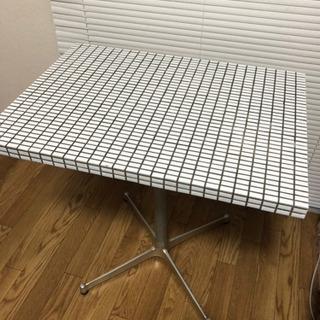 タイルテーブル