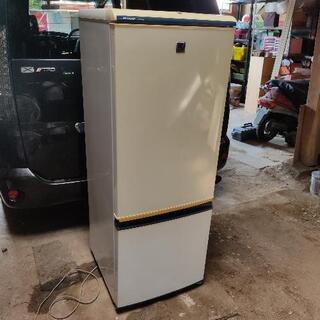 1人暮らしに　シャープ冷蔵庫　165L
