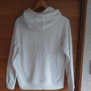 ★他のグループでお取り引き決定★ワンシーズンで着倒しても。。。　Lee  オフホワイトパーカー　胸ポケットがｶﾜ(・∀・)ｲｲ!!　Mサイズの画像
