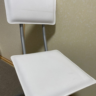 折り畳み椅子の画像
