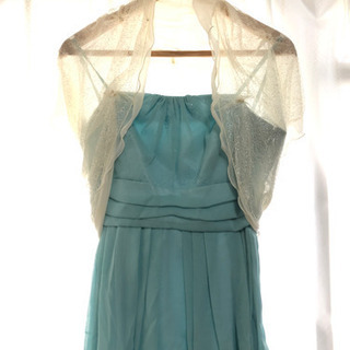 お呼ばれドレスの画像