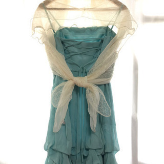 お呼ばれドレスの画像