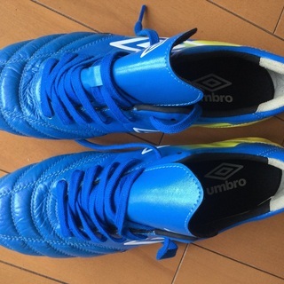★再値下★スパイク　(25、5センチ　Umbro カンガルー)の画像