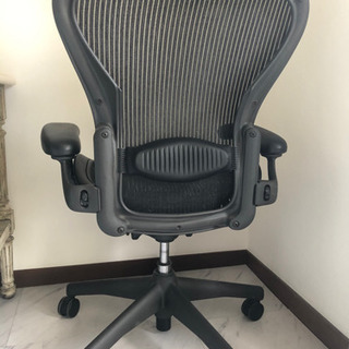 ハーマンミラー　アーロンチェアの画像