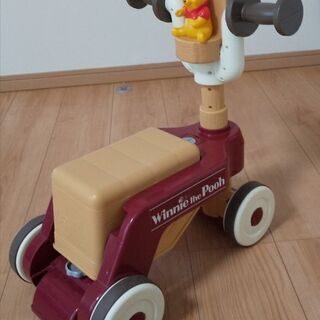 くまのプーさん おしゃべりウォーカーライダー      手押し車の画像