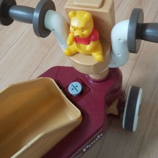 くまのプーさん おしゃべりウォーカーライダー      手押し車の画像